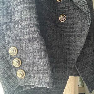 ⭐️TRADE ⭐️ Dainty Jewels blazer